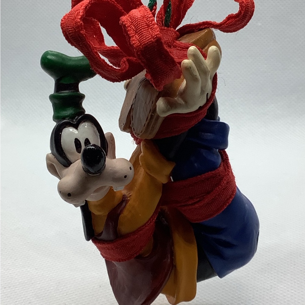 Disney Goofy Ornament Vintage Christmas 1995 Disney Store Resin 9.5cm Rare HTF